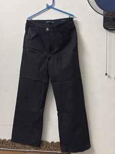 NEW—Wide leg black jeans