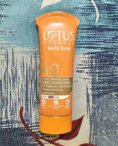 Lotus Herbals Safe Sun Daily Sunscreen