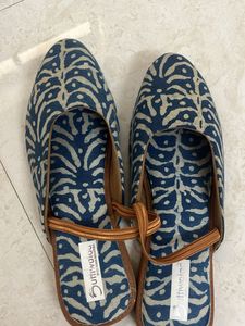 Stylish Printed Juttis