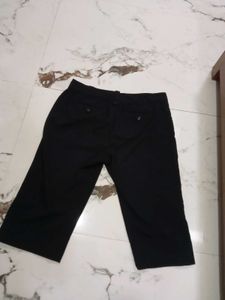 36 waist Black capri Pants