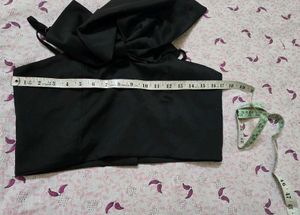 Chic Black Crop Top with Oversized Bow