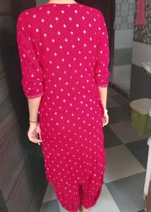 Stylish Pink Kurta Set with Gold Print