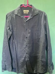 Men's Patterned Button-Down Shirt