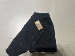 LOW WAISTED SHORTS