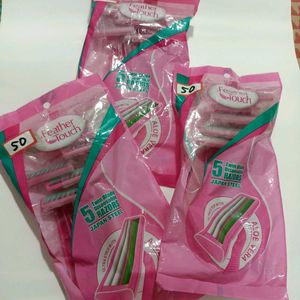 Feather Touch Disposable Razors