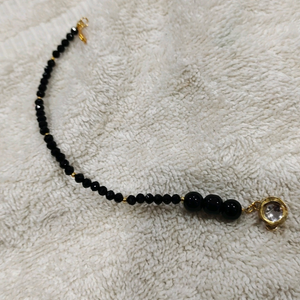 hand mangalsutra