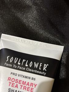🍃 Soulflower – Rosemary & Tea Tree Shampoo