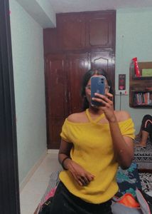 Yellow Off-Shoulder Ribbed Crop Top - M size
