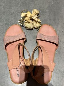 Like New Peach Sandals😍