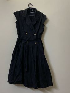 Chic Black Double-Breasted Midi Dress