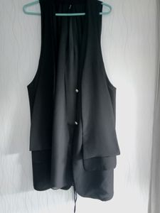 Black Sleeveless blazer