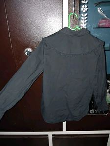 Chic Black Button-Up Ruffled Collar Top