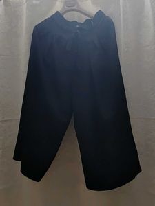 Chic Yellow Top &amp; Black Wide-Leg Pants Set