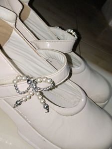 Cute Pearl Strap Girls heels