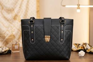 Luxury Black Leatherette Handbag for Women | Spaci
