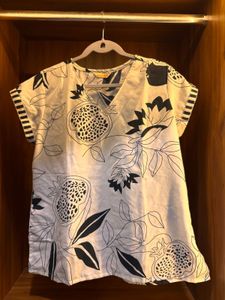 Short kurti top with matching bottoms