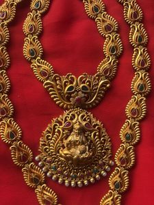 Elegant Necklace Set