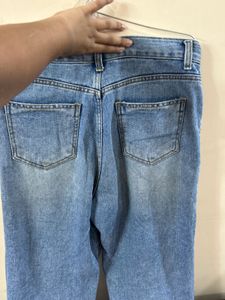 Light Wash Cropped Jeans