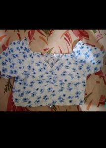 Off-Shoulder Floral Crop Top