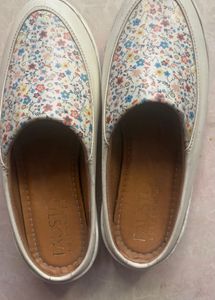 Floral Mules - Comfortable & Stylish Slip-Ons