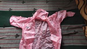 Rain coat for girls.