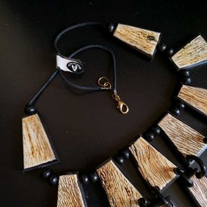 Statement Wood &amp; Black Necklace