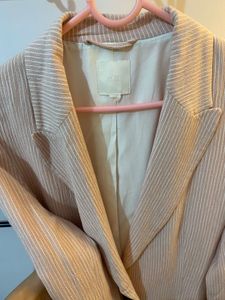 H&amp;M Blazer - Stylish and Comfortable