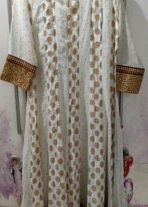Elegant White &amp; Gold Print Kurta