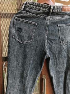 Distressed Wash Women's High rise Jeans