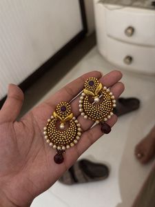 Elegant Gold Tone Dangle Earrings with Pearls