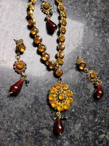 Beautiful Gujrati Kundan Set