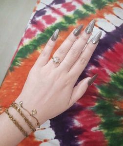 press on nails