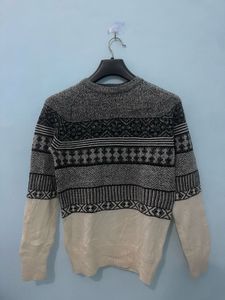 Patterned Crew Neck Sweater
