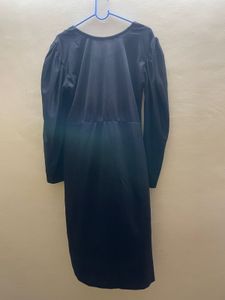 Chic Black Ruched Midi Dress