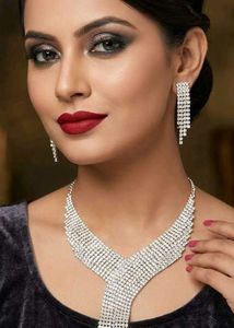 Necklace set &amp; earrings