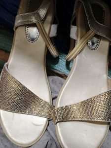 Sparkly Gold Wedge Sandals heels 👠👠👠