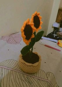 Crochet sunflower pot