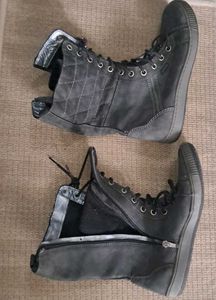 Clarks(New) *bendable* Stylish dark grey Boots