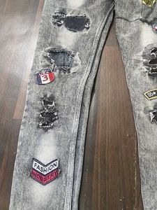 Stylish Distressed Jeans with Patches