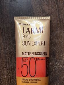 Lakme 9 to 5 Sun Expert Matte Sunscreen SPF 50