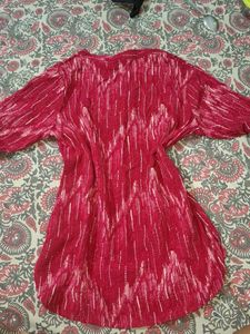 Ready to accept offeers.Women pink short kurti