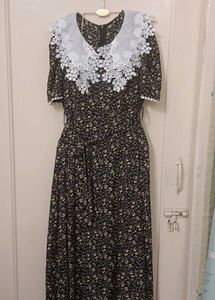 Floral Print Midi Dress w/ Lace Collar