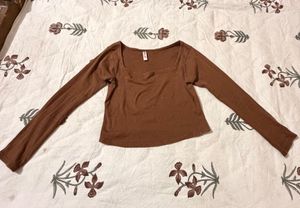 Brown Long Sleeve Scoop Neck Top