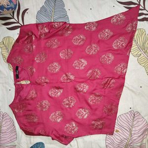 Elegant Pink Kurta with Golden Motifs