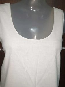 Simple White Sleeveless A-Linne camisole