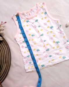 Vry,Beautiful Baby Dress And Cute Hanky