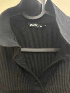 Sleek Black Ribbed Collared Sleeveless Top