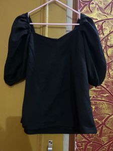 Chic Black Puff Sleeve Top