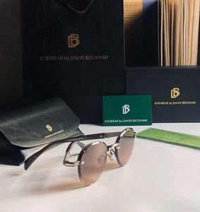 DAVID BECKHAM-SUNGLASSES**UNISEX. MODEL*
