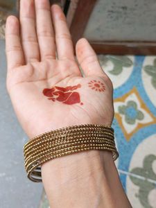 Set of 8 Golden Beaded Bangles